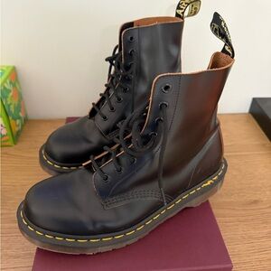 Dr. Martens Vintage 1460 boots Hand Made in England